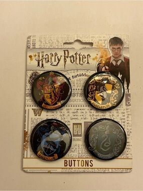 Harry Potter Set Of 4 Pin‎ Buttons New